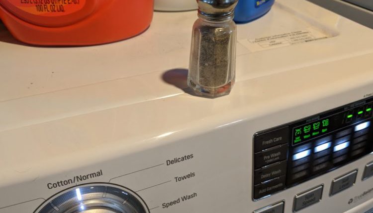 شستن لباس‌ها با ماشین فلفل سیاه